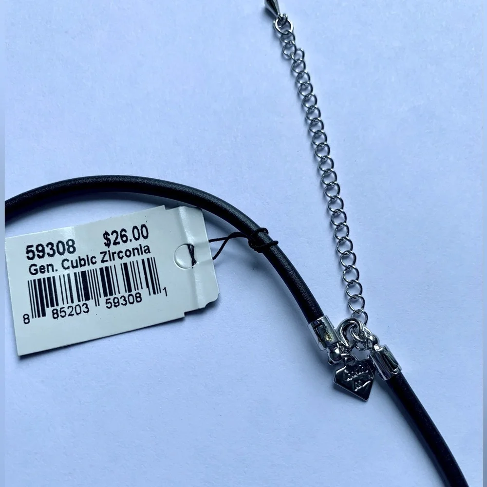 🗝️ Genuine Cubic Zirconia with Faux Pearl Pendant on a Faux Black Leather Rope - Picture 8 of 8